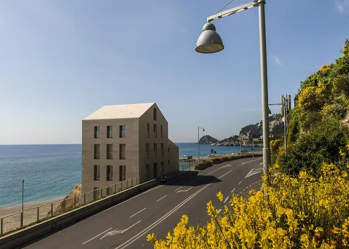 Sea View Penthouse - Free Park - Wifi